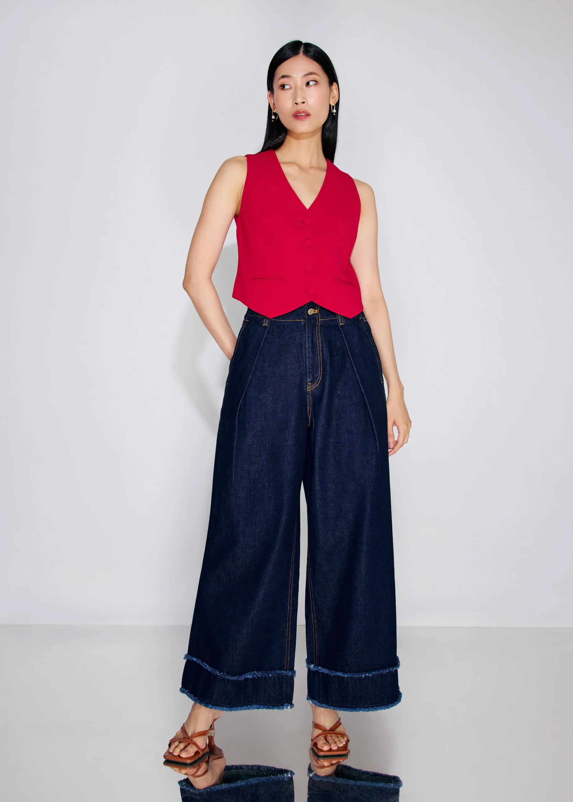 Relaxed V-neck Vest - Image 3