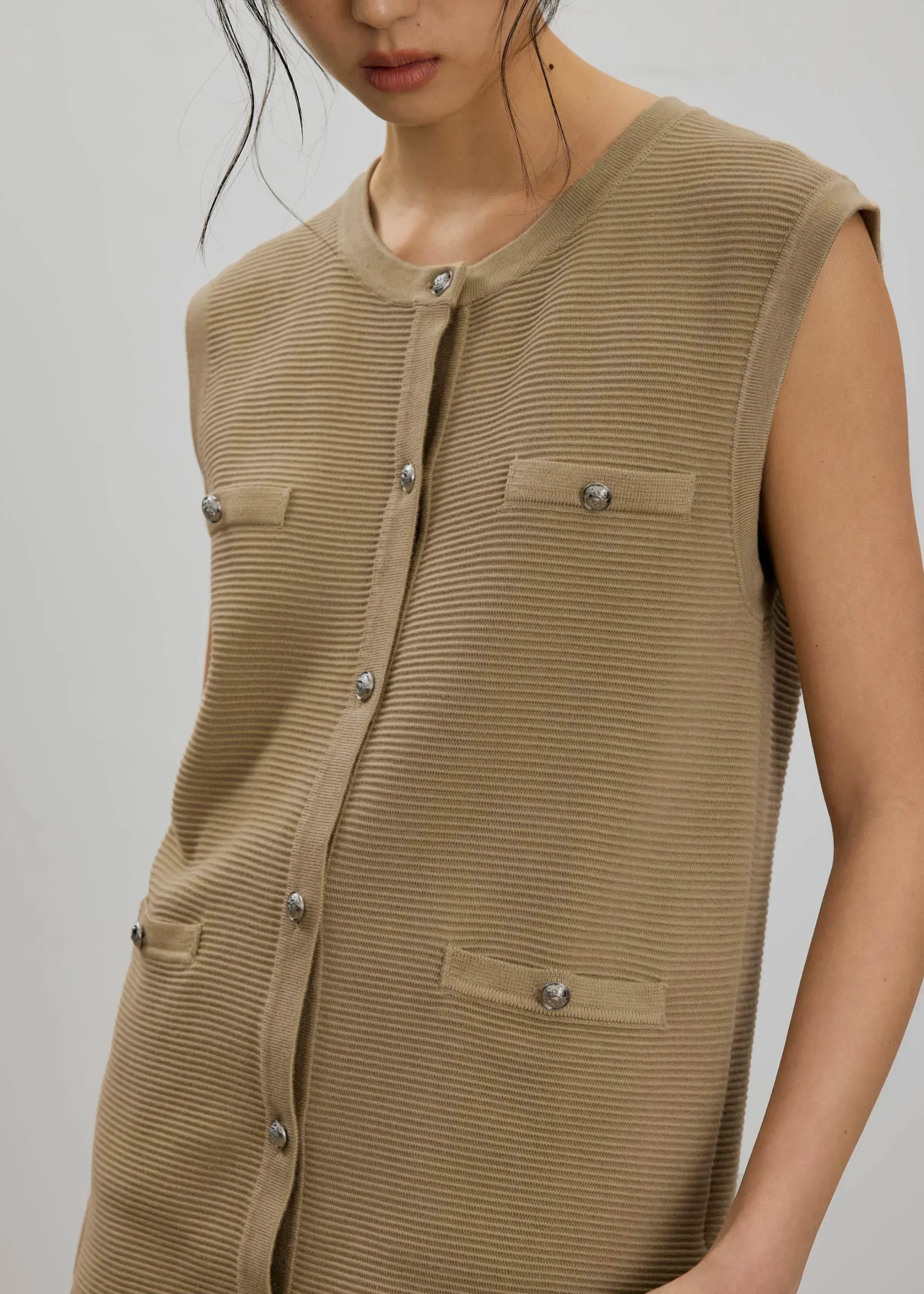 Yun Boxy Knit Vest - Image 4