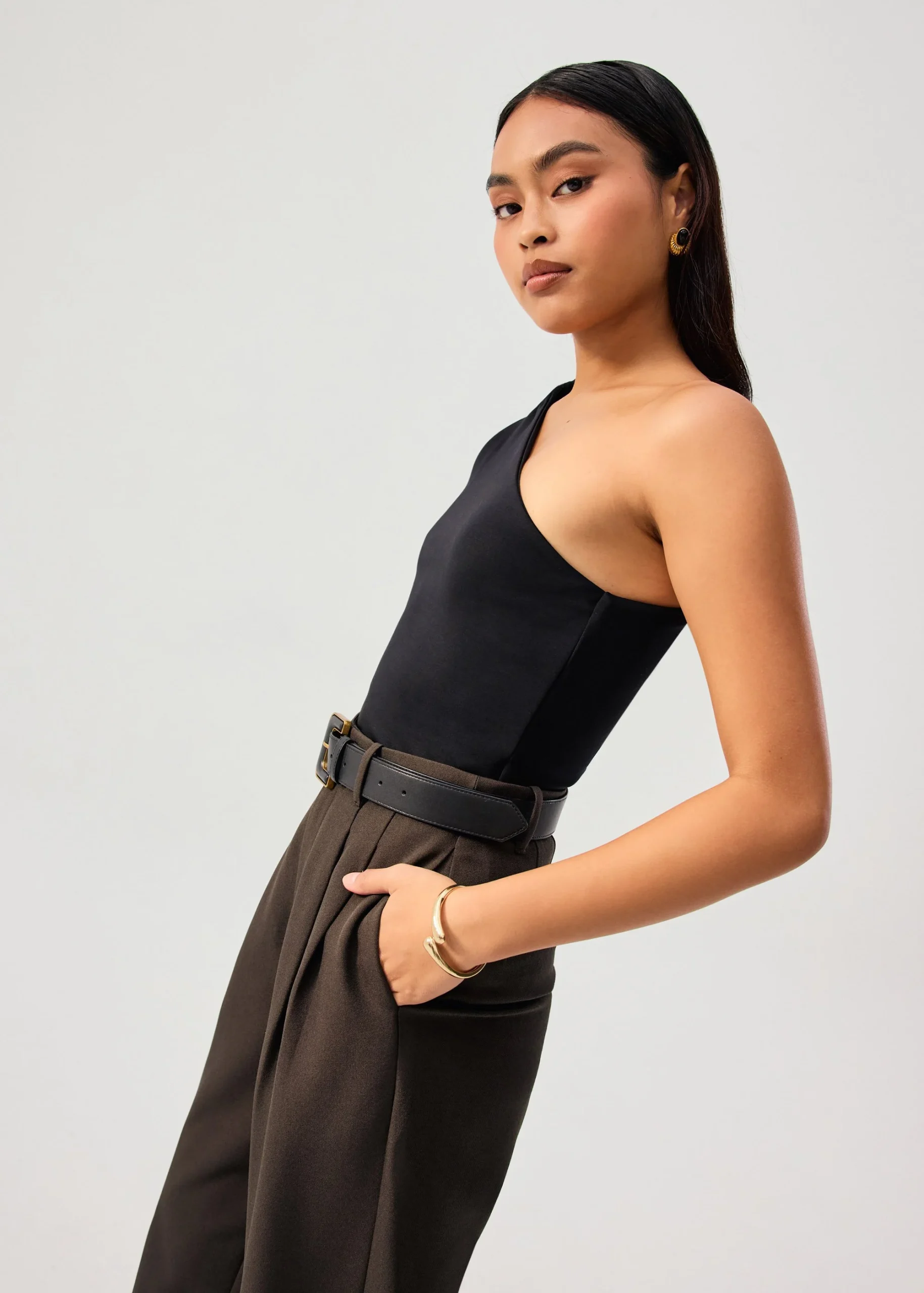 Tencel Shoulder Twist Toga Fitted Top - Image 4