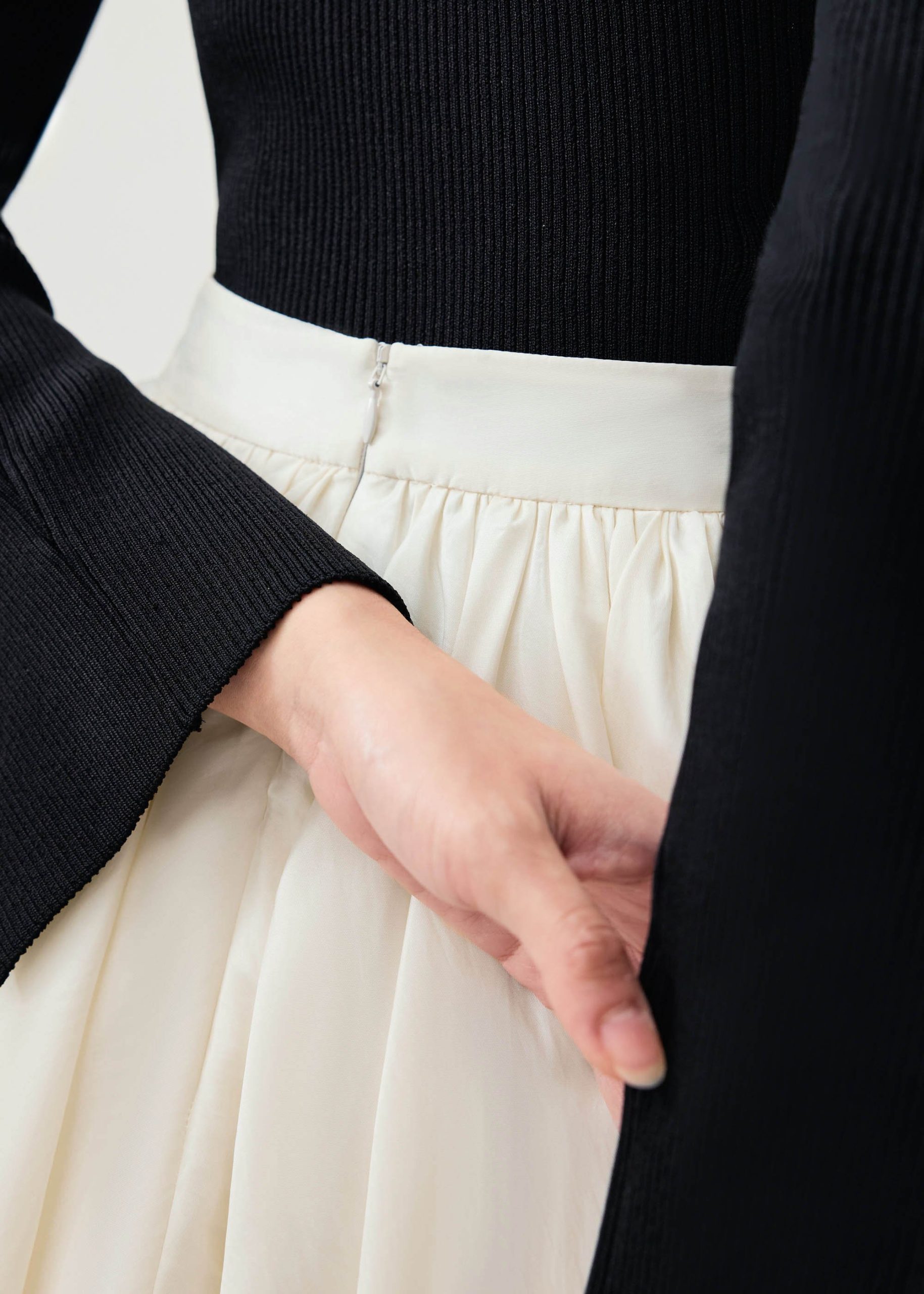 Mid Waist Bubble Midaxi Skirt - Image 4
